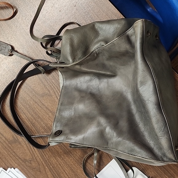 PURSE - Picture 1 of 3